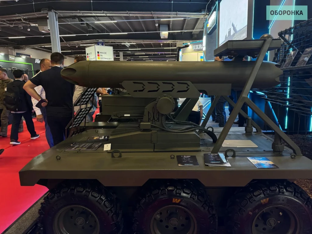 НРК UMP-3 Равлик із пусковою установкою FZ800 на виставці у Польщі НРК UMP-3 Равлик із пусковою установкою FZ800 на виставці у Польщі